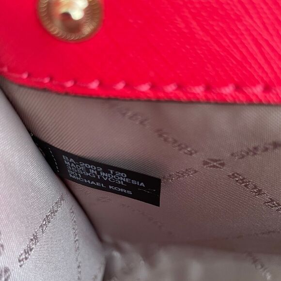 Michael Michael Kors Jet Set Coral Reef Saffiano Leather 3-in-1 Crossbody Bag - Picture 13 of 15